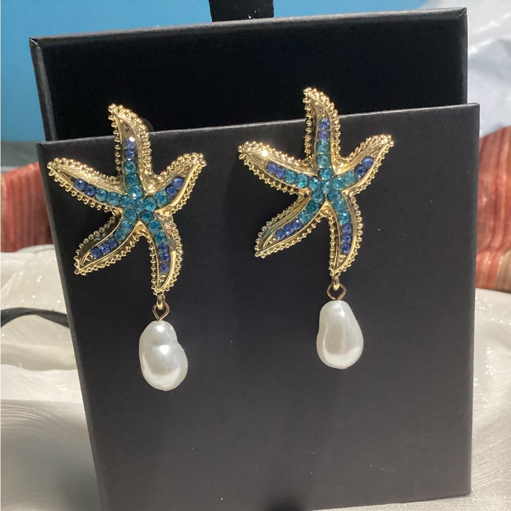 🐚Gold Tone Nautical Sparkling Blue Rhinestone Starfish Baroque Pearl Drop Earrin